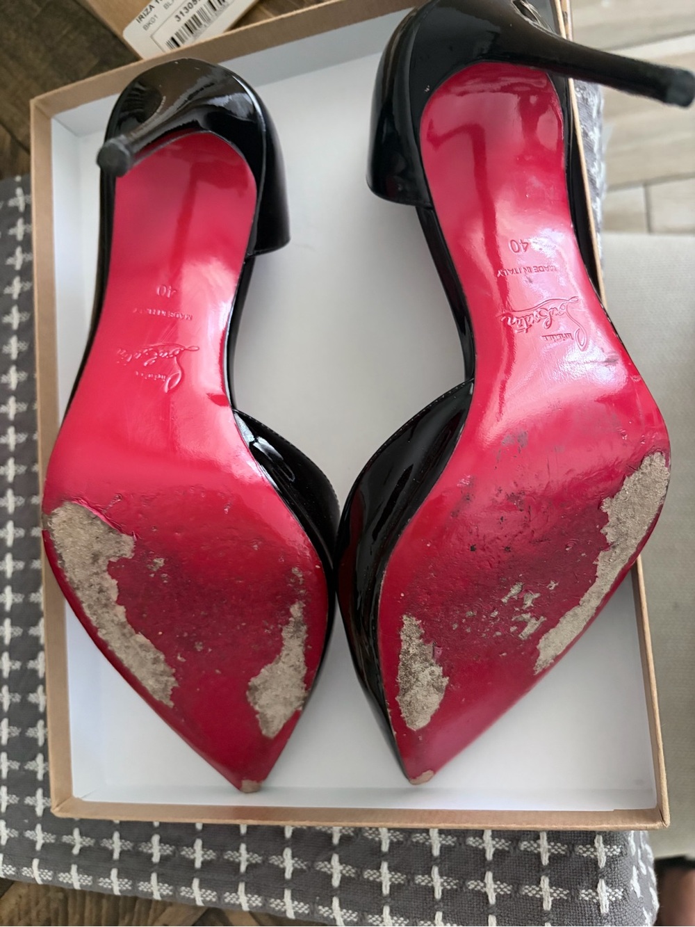 Christian Louboutin Black Patent Pointed Iriza 100 Pumps with Red Sole - Picture 5 of 7